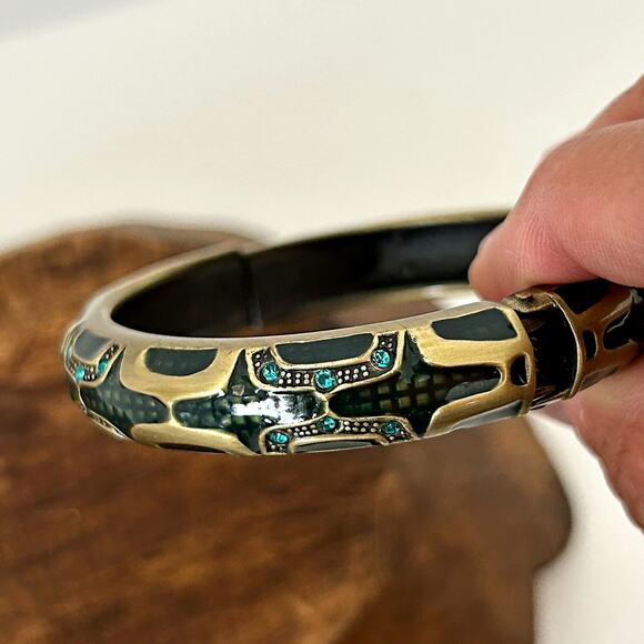 Vintage Enamel Rhinestone Bangle Bracelet Hinged 7" Diameter Costume Jewelry - Picture 5 of 7